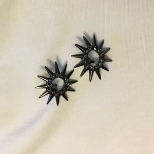 gray spike earrings